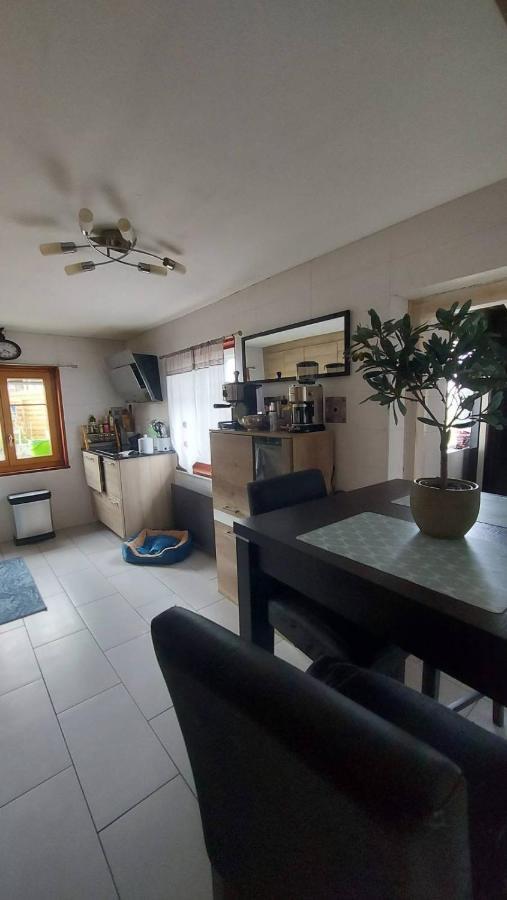 Petite Maison Sur La Colline Du Gibloux: 1Chambre,1 Salon Et Salle De Bain Prives Au Rez De Chausse, Piscine Exterieur Et Bbq , Le Châtelard-Montreux Exterior photo