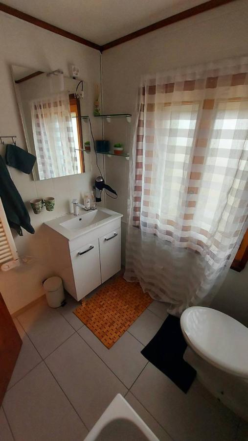 Petite Maison Sur La Colline Du Gibloux: 1Chambre,1 Salon Et Salle De Bain Prives Au Rez De Chausse, Piscine Exterieur Et Bbq , Le Châtelard-Montreux Exterior photo